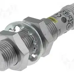 Индуктивный датчик Omron E2FM-X2B1-M1